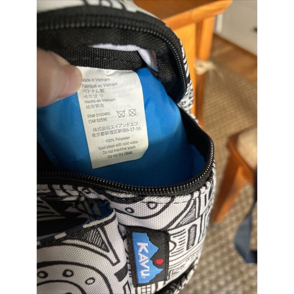 Kavu Rope Sling Bag Black And White Print Horseshoe Tennis Racket - Picture 10 of 10